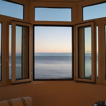 Coqueto Primera Linea De Mar Apartment Estepona